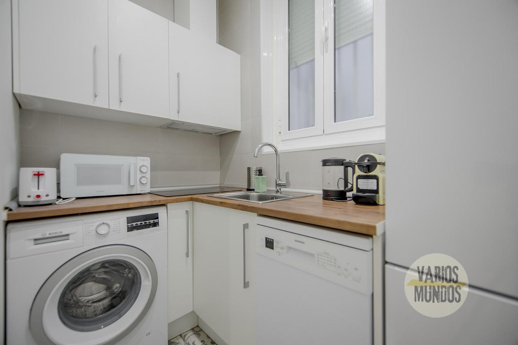 New Apt De 7Pax En El Corazon De Malasana Apartment Madrid Luaran gambar
